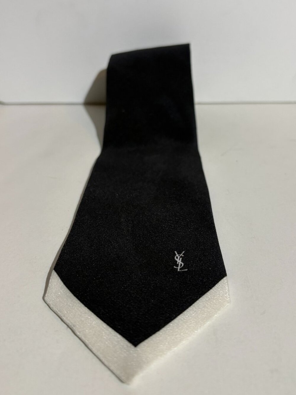Black/White Yves Saint Laurent Skinny Tie 100% Silk